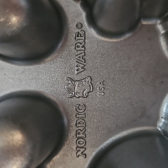 Nordic Ware Gingerbread Kids Cakelet Pan Christmas Mold - Picture 3 of 7